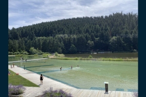 la-piscine-biologique-du-lac-des-sapins-a-cublize-photo-yoann-terrasse-1566632122
